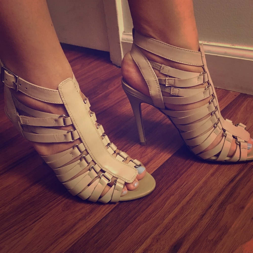 Guess tan/beige gladiator heels